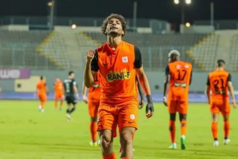 عمرو ناصر يسجل هدفًا استثنائيًا في مرمى الأهلي بكأس الرابطة (فيديو)